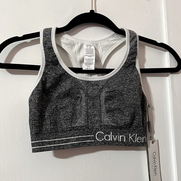 NWT Reversible Calvin Klein Sports Bra - Picture 1 of 7